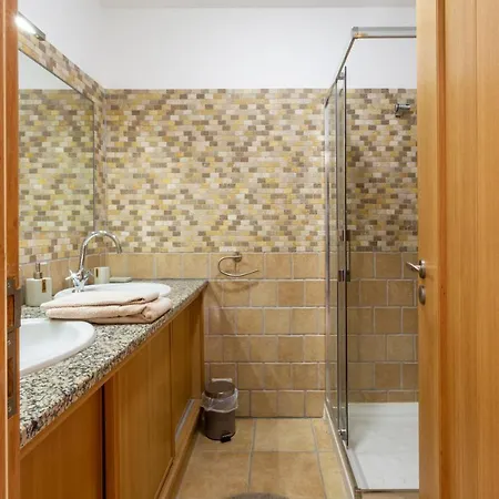 아파트 Cozy & Luxurious Getaway - 3 Decks Oceanview & Pool - Sao Jose